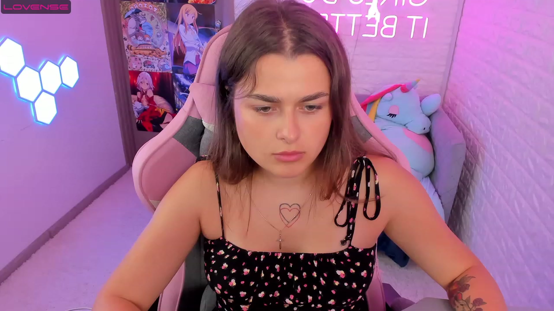 Gallery image thumbnail from CrystalXX's myfreecams stream on, 07/23/2023, 20:45 image 10 of 20