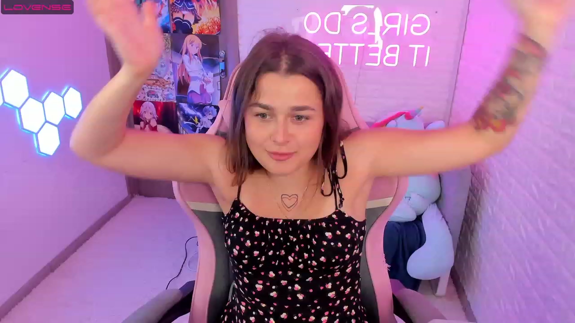 Gallery image thumbnail from CrystalXX's myfreecams stream on, 07/23/2023, 20:45 image 7 of 20