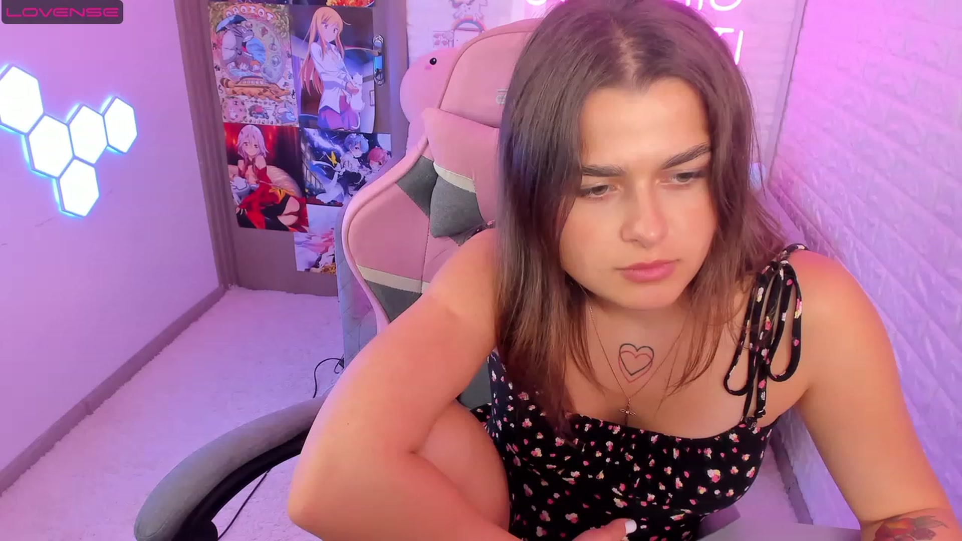 Gallery image thumbnail from CrystalXX's myfreecams stream on, 07/23/2023, 20:45 image 18 of 20