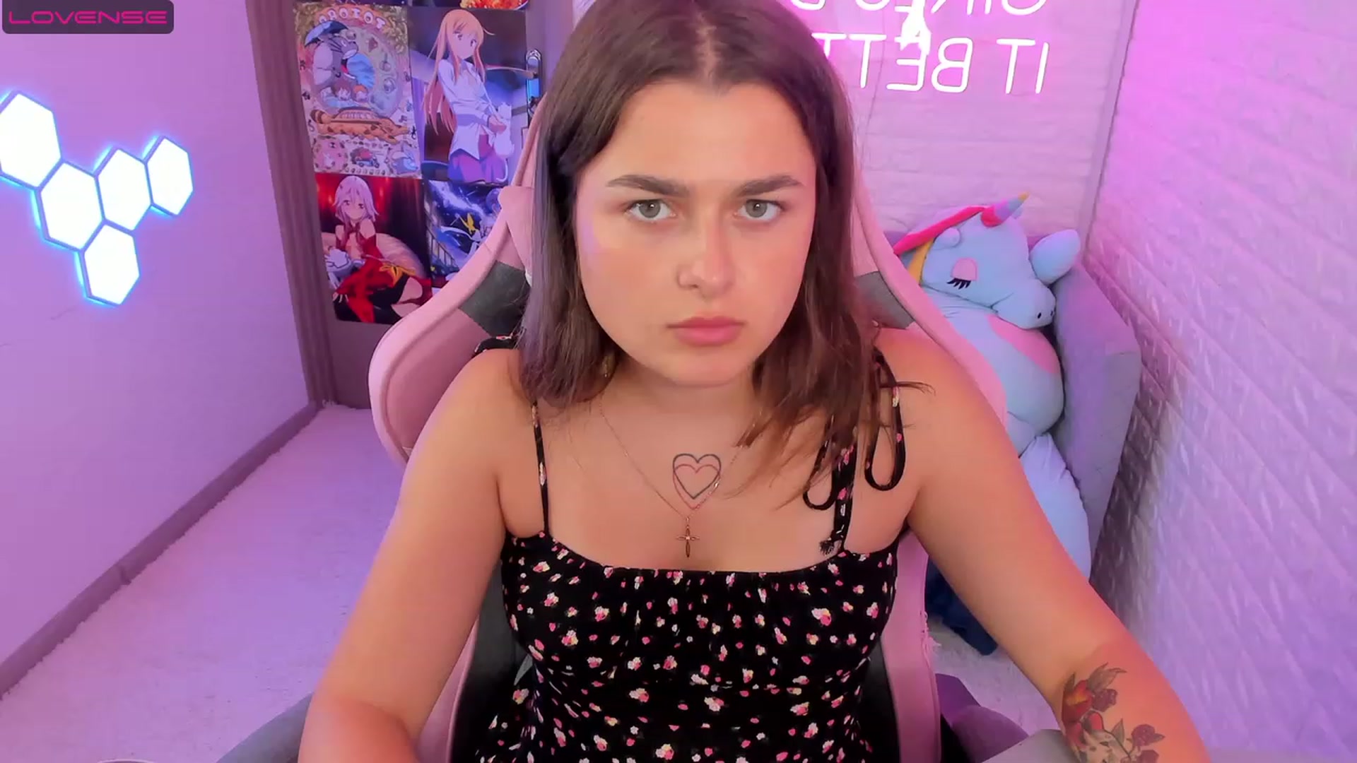Gallery image thumbnail from CrystalXX's myfreecams stream on, 07/23/2023, 20:45 image 12 of 20