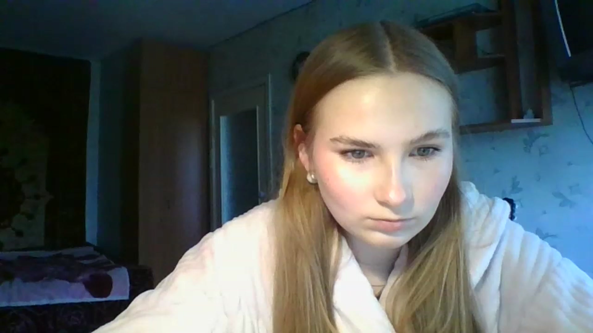 Gallery image thumbnail from Crystal_Crown's myfreecams stream on, 04/13/2023, 09:42 image 9 of 20
