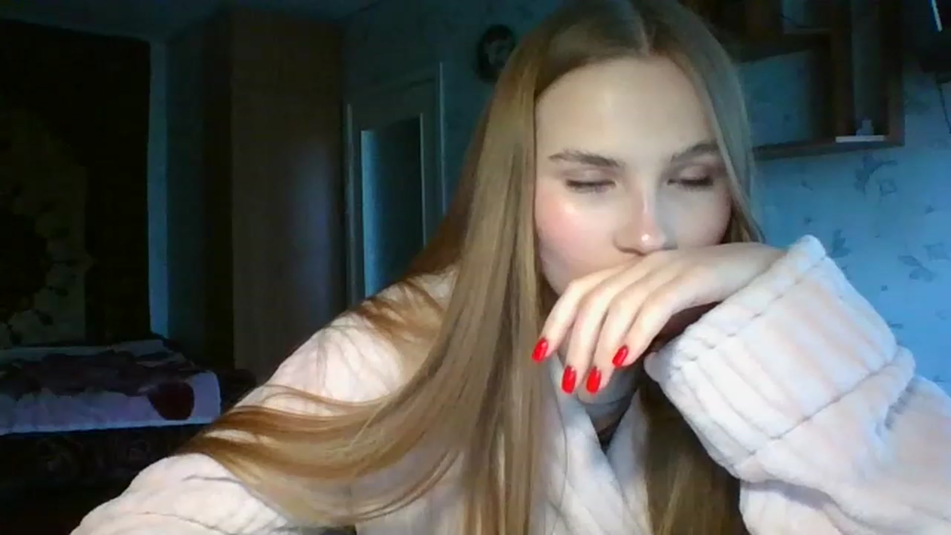 Gallery image thumbnail from Crystal_Crown's myfreecams stream on, 04/13/2023, 10:22 image 6 of 20