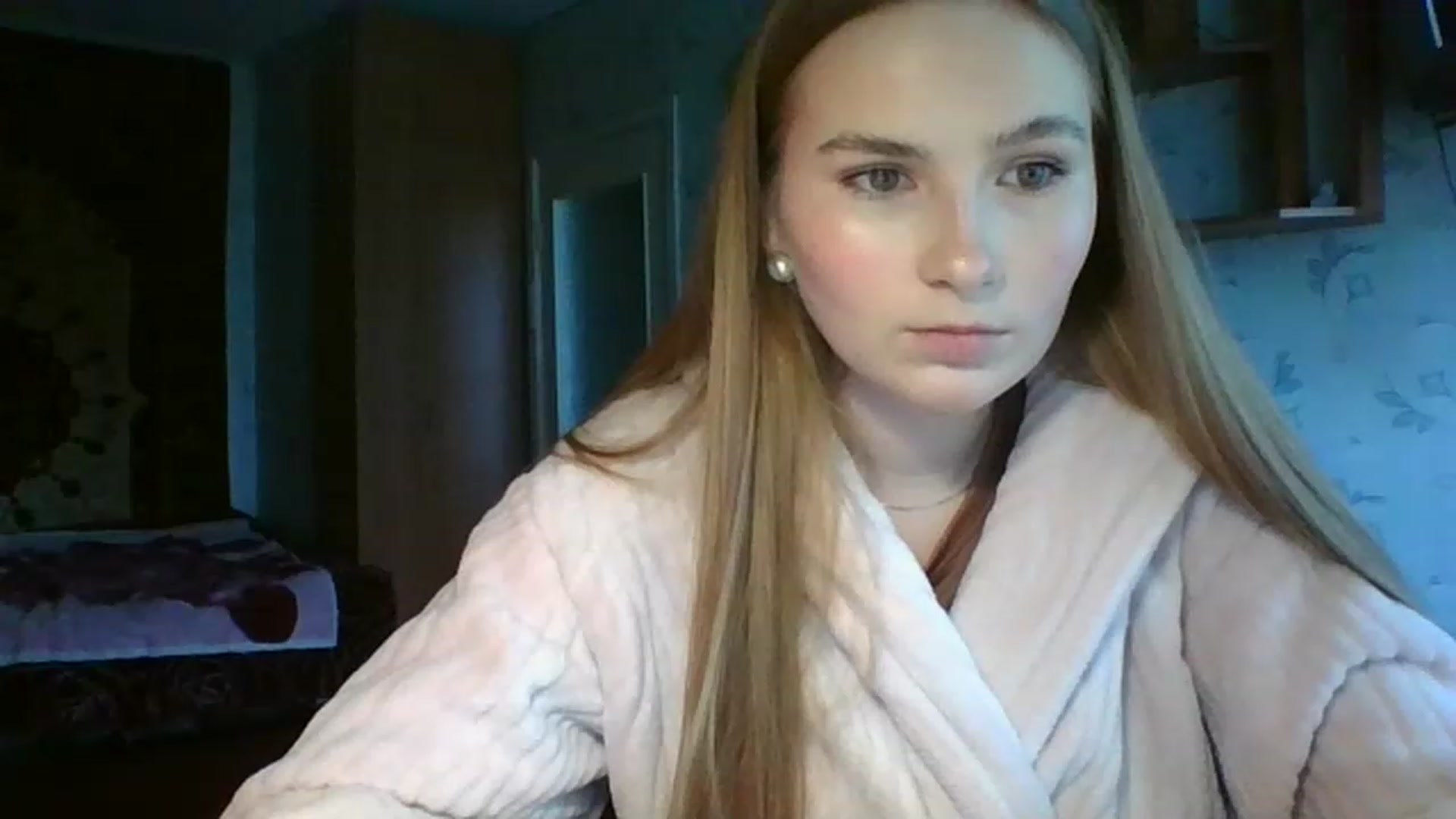 Gallery image thumbnail from Crystal_Crown's myfreecams stream on, 04/13/2023, 10:22 image 10 of 20