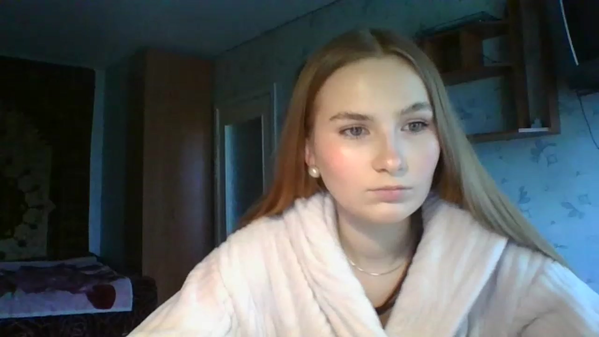 Gallery image thumbnail from Crystal_Crown's myfreecams stream on, 04/13/2023, 10:22 image 19 of 20