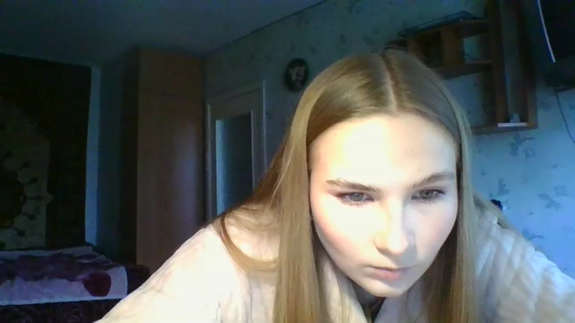 Gallery image thumbnail from Crystal_Crown's myfreecams stream on, 04/13/2023, 10:22 image 15 of 20