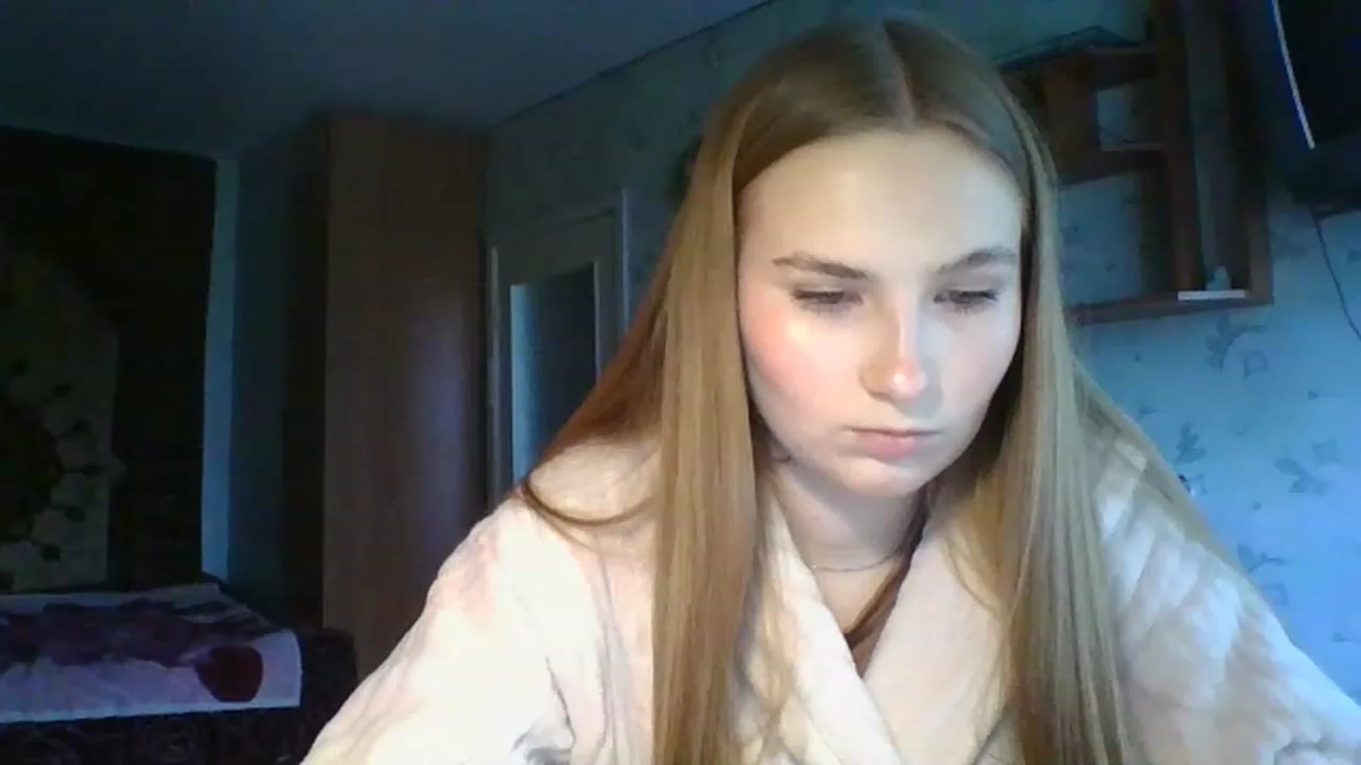 Gallery image thumbnail from Crystal_Crown's myfreecams stream on, 04/13/2023, 10:22 image 12 of 20