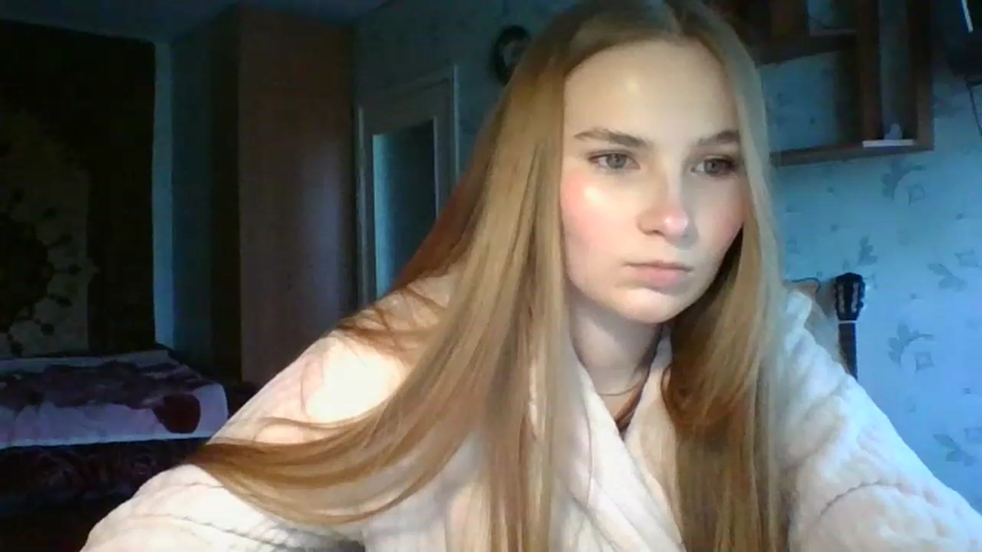 Gallery image thumbnail from Crystal_Crown's myfreecams stream on, 04/13/2023, 10:22 image 7 of 20
