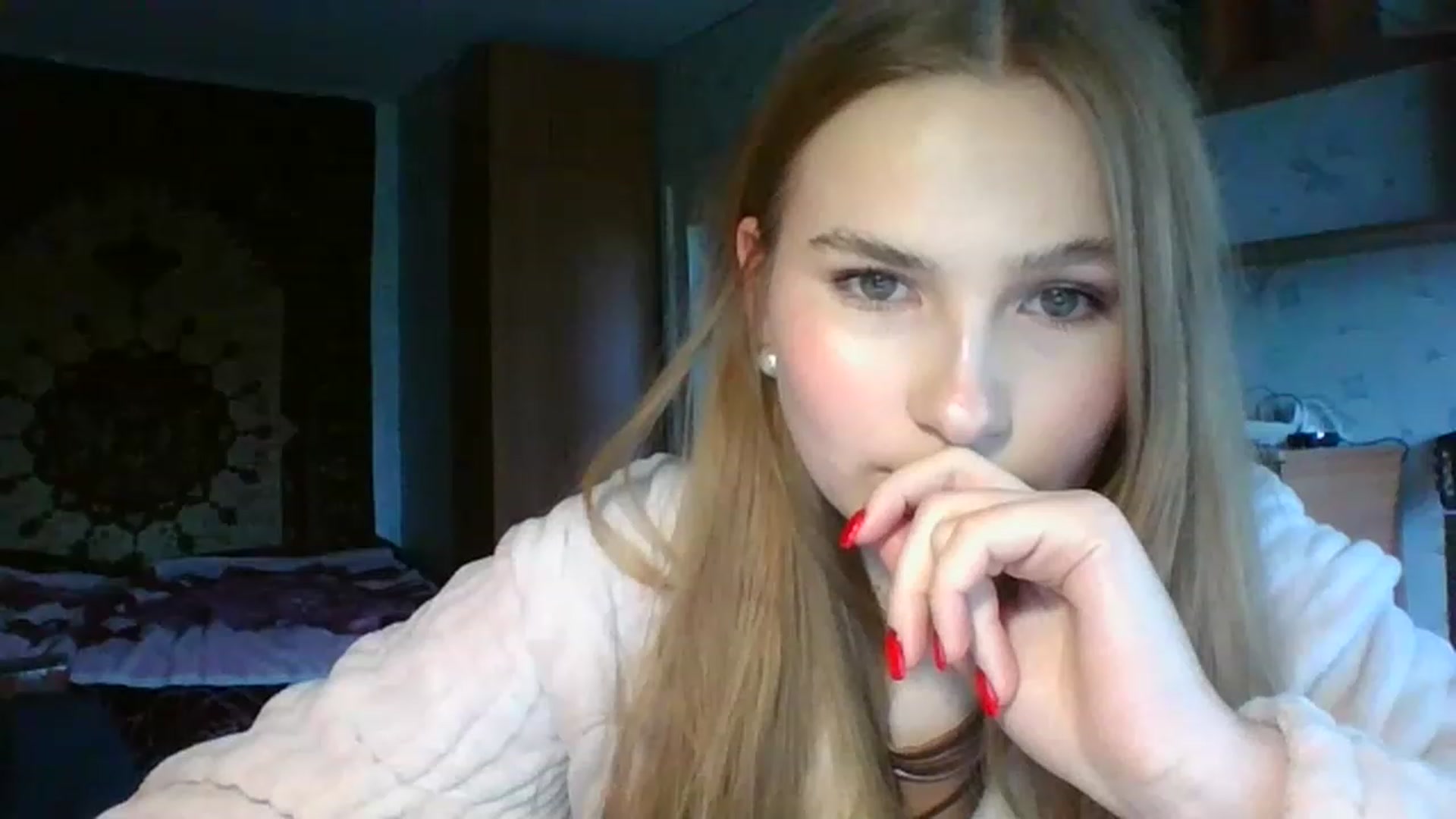 Gallery image thumbnail from Crystal_Crown's myfreecams stream on, 04/13/2023, 12:39 image 13 of 20