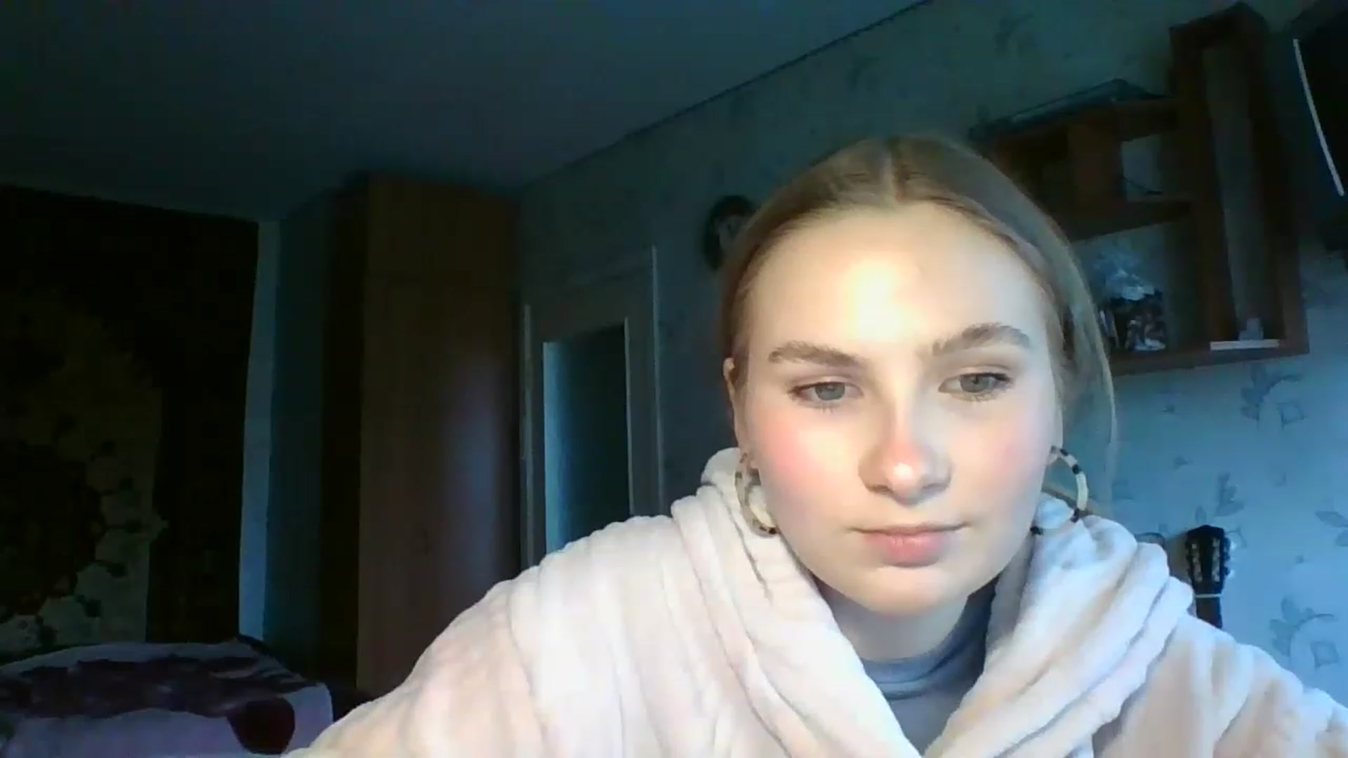 Gallery image thumbnail from Crystal_Crown's myfreecams stream on, 04/14/2023, 12:03 image 18 of 20