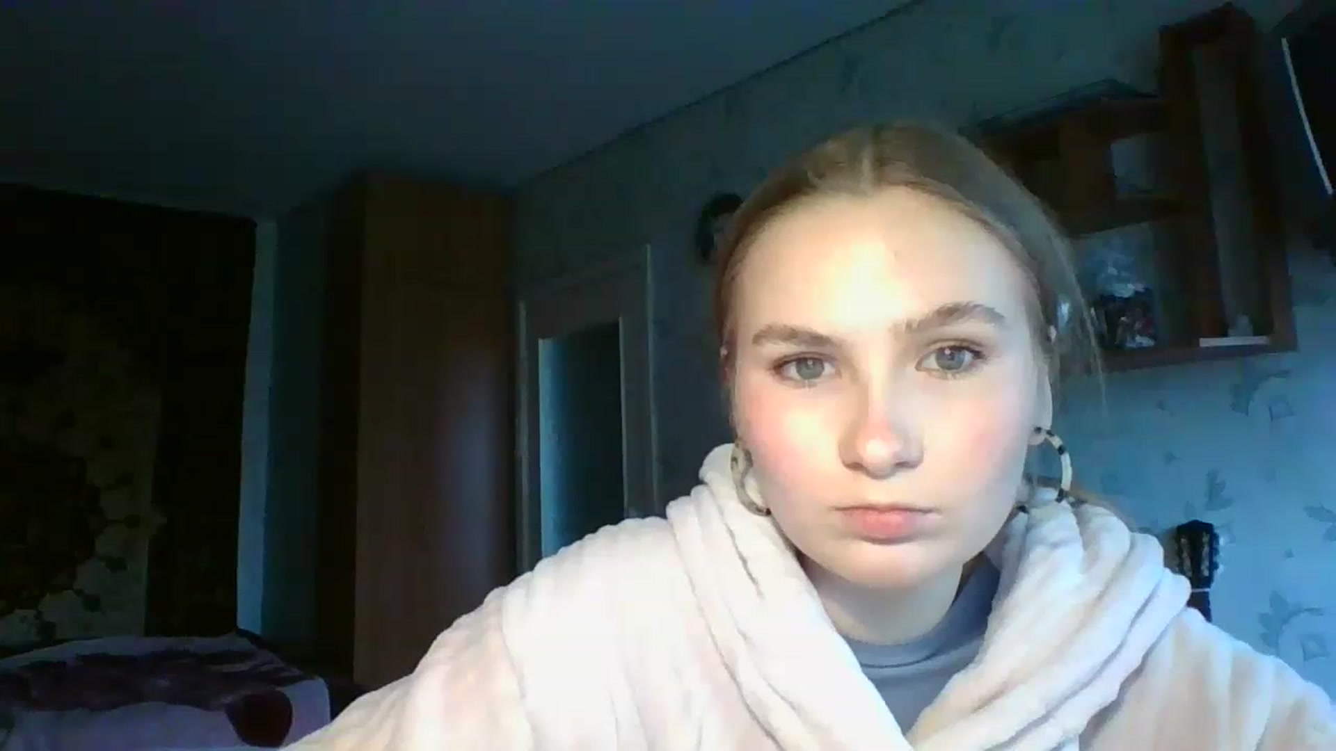 Gallery image thumbnail from Crystal_Crown's myfreecams stream on, 04/14/2023, 12:03 image 15 of 20