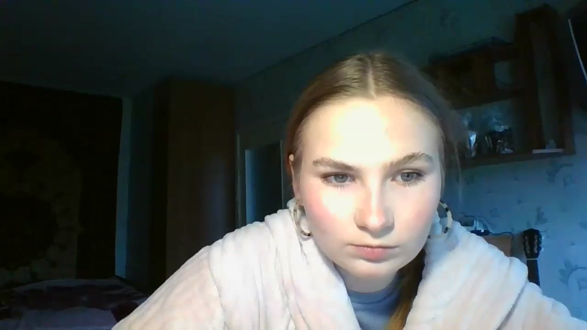 Gallery image thumbnail from Crystal_Crown's myfreecams stream on, 04/14/2023, 12:03 image 7 of 20