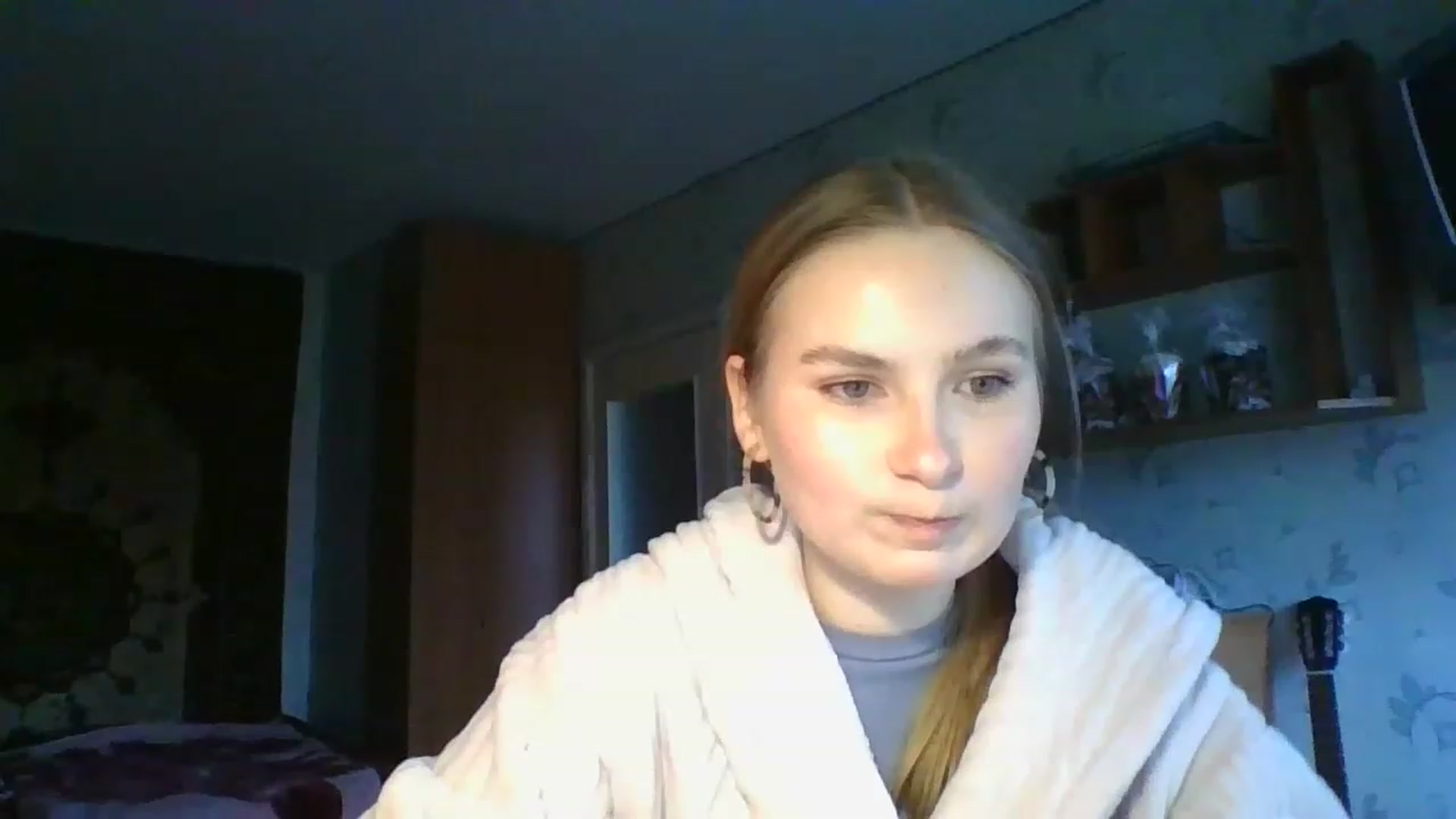 Gallery image thumbnail from Crystal_Crown's myfreecams stream on, 04/14/2023, 12:03 image 1 of 20