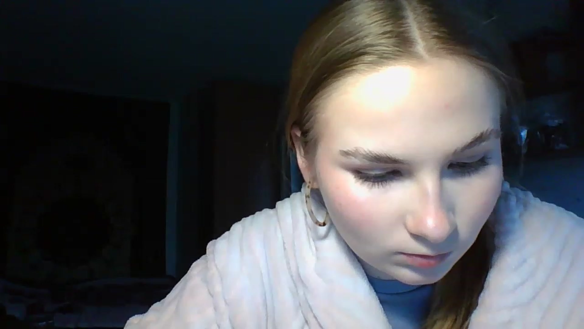 Gallery image thumbnail from Crystal_Crown's myfreecams stream on, 04/14/2023, 12:03 image 9 of 20