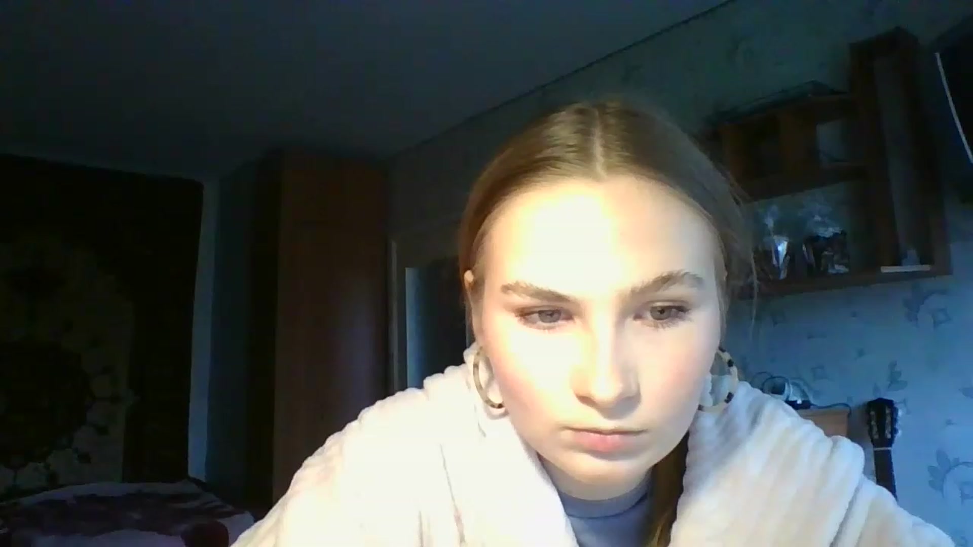 Gallery image thumbnail from Crystal_Crown's myfreecams stream on, 04/14/2023, 12:03 image 4 of 20