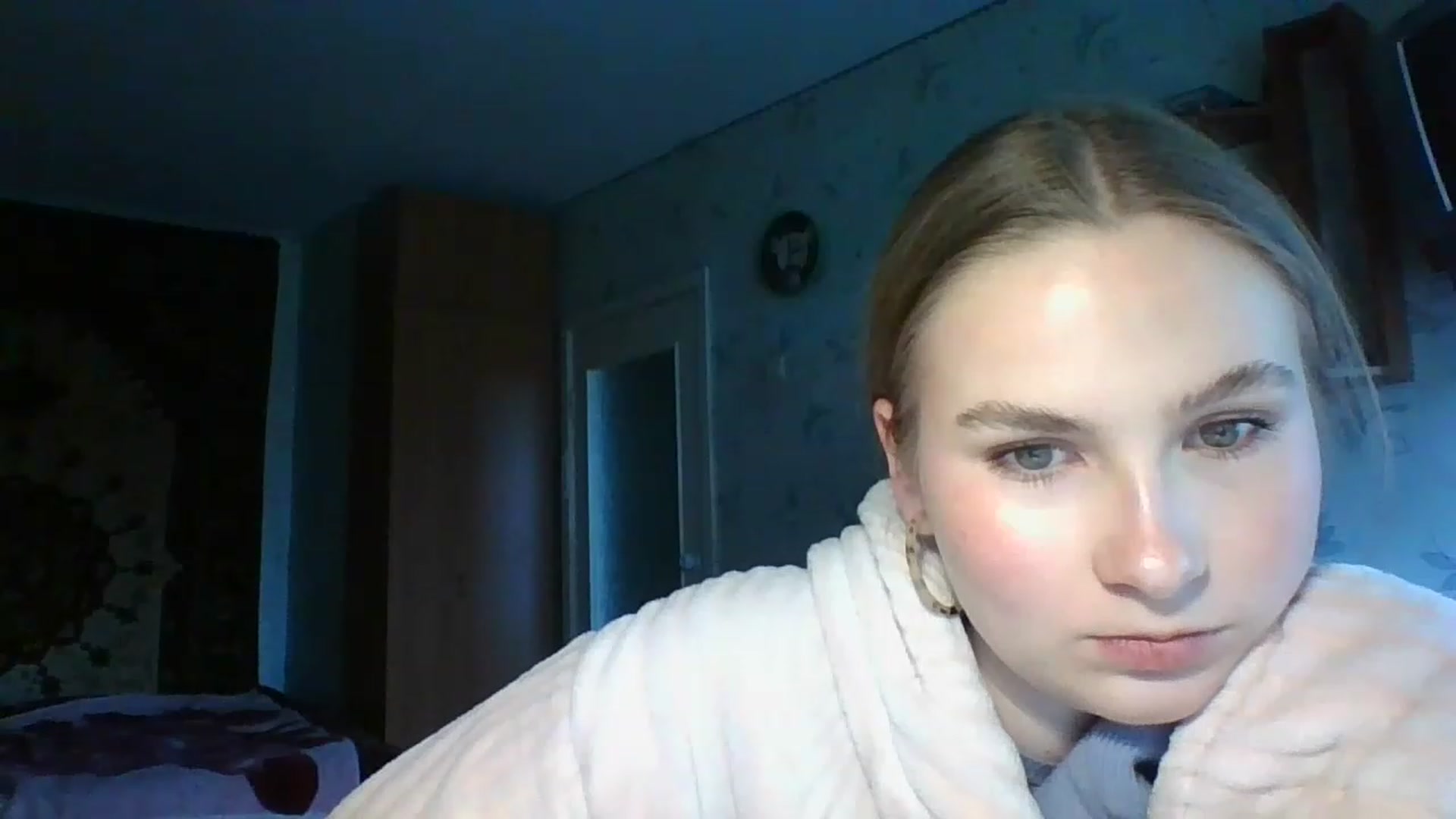 Gallery image thumbnail from Crystal_Crown's myfreecams stream on, 04/14/2023, 12:03 image 19 of 20