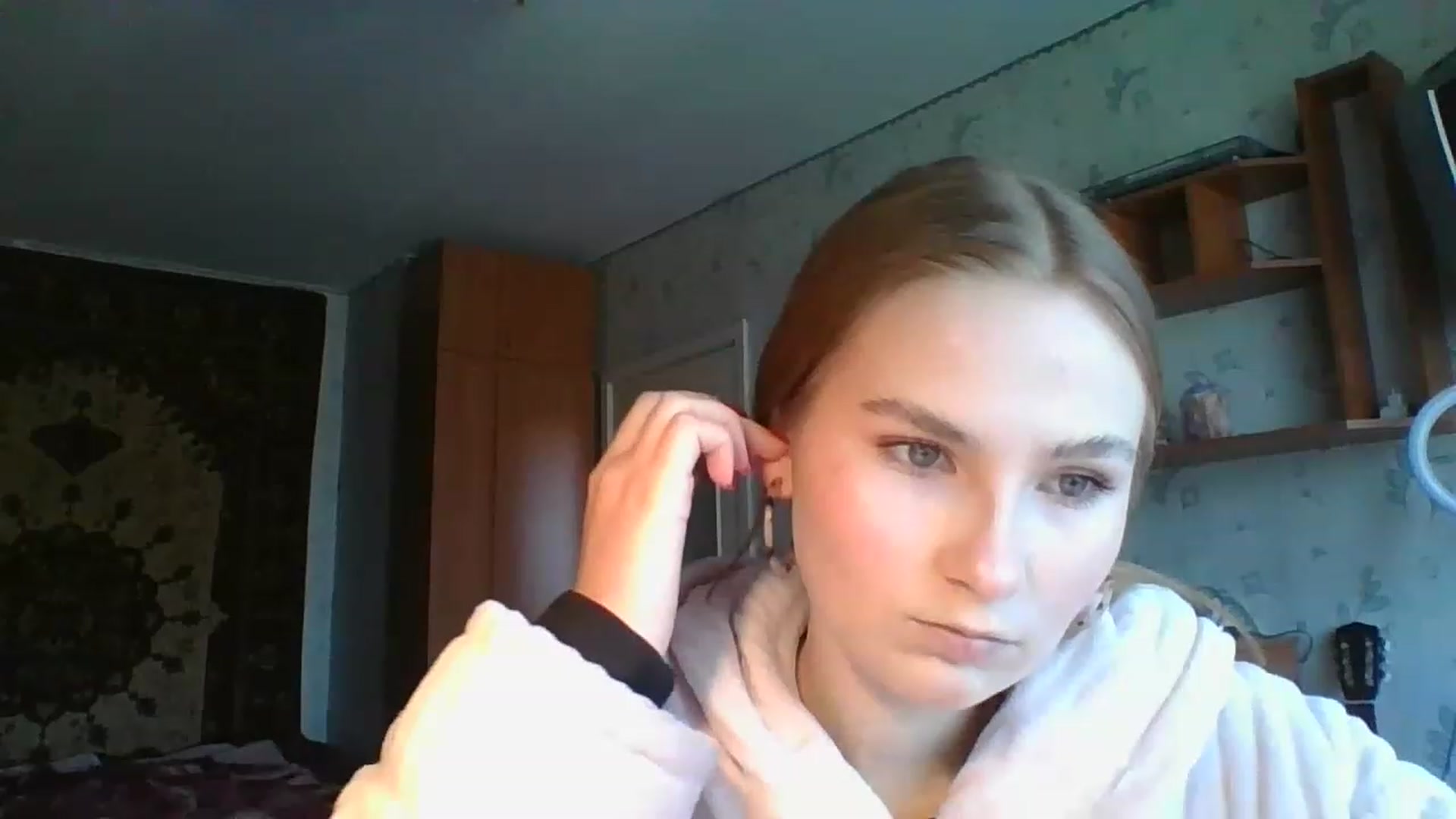 Gallery image thumbnail from Crystal_Crown's myfreecams stream on, 04/17/2023, 09:51 image 15 of 20