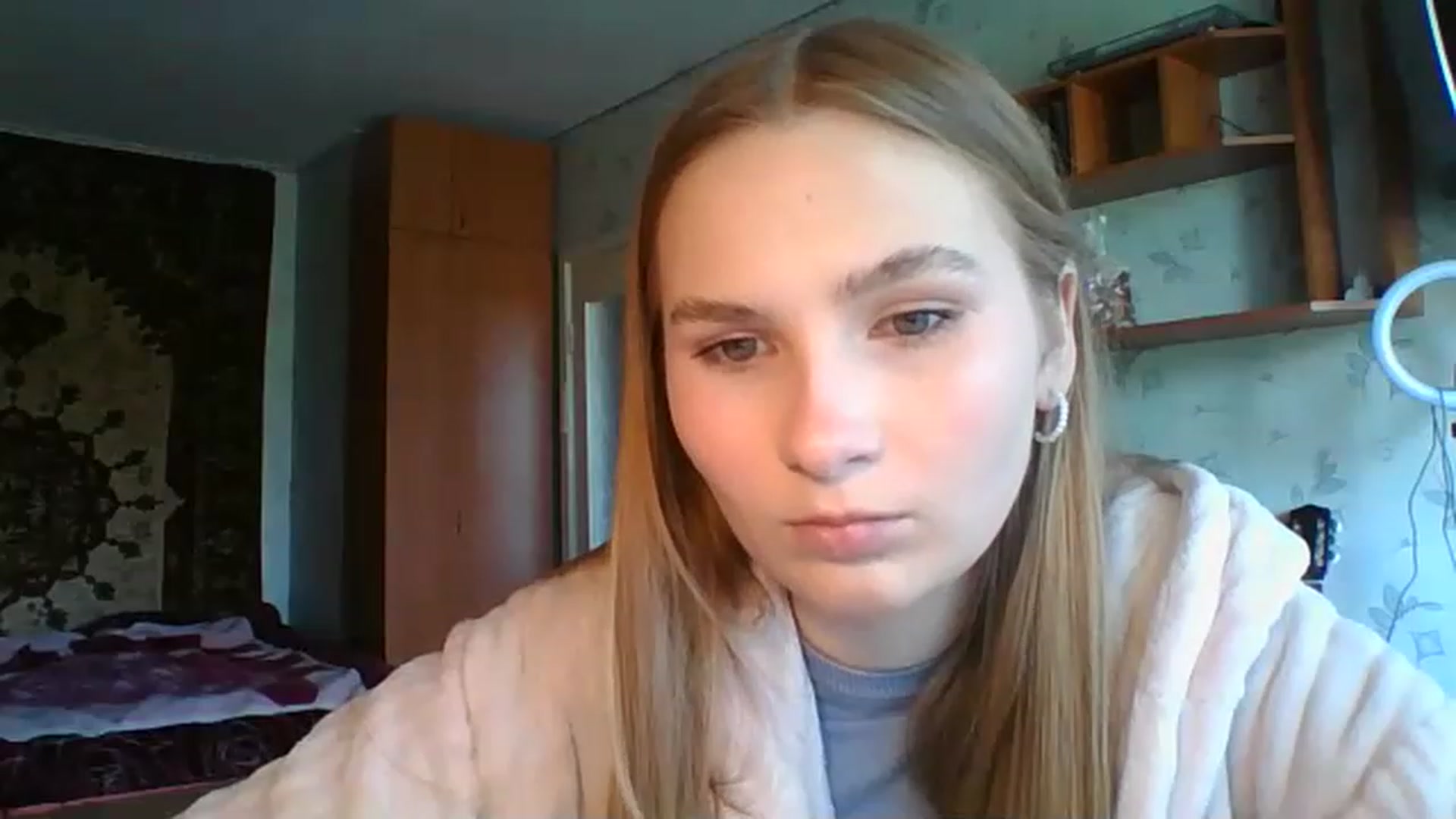 Gallery image thumbnail from Crystal_Crown's myfreecams stream on, 04/18/2023, 10:32 image 9 of 20