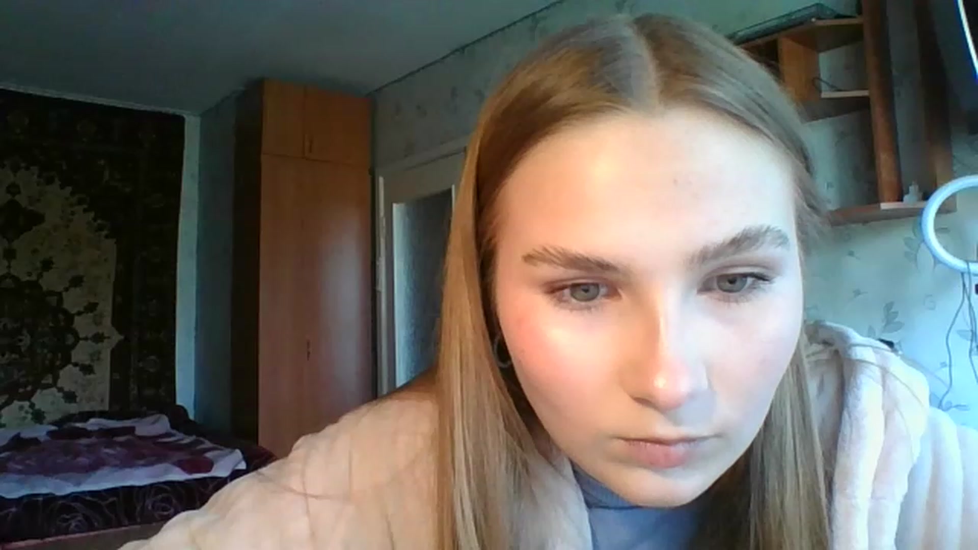 Gallery image thumbnail from Crystal_Crown's myfreecams stream on, 04/18/2023, 10:32 image 2 of 20
