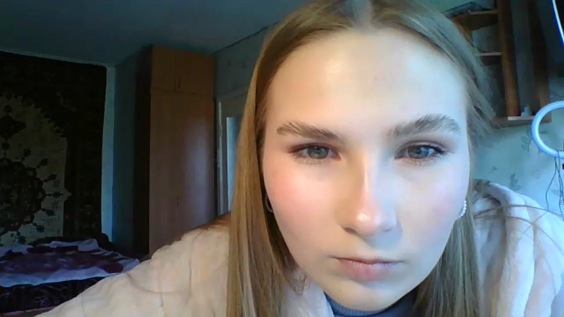 Gallery image thumbnail from Crystal_Crown's myfreecams stream on, 04/18/2023, 10:32 image 1 of 20