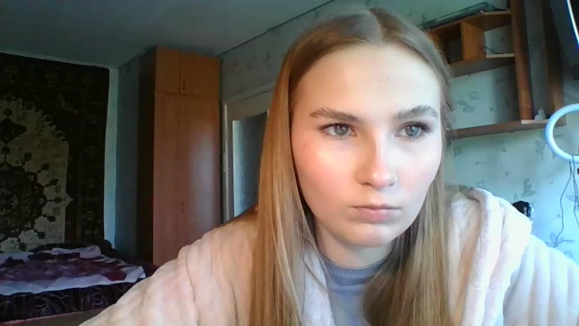 Gallery image thumbnail from Crystal_Crown's myfreecams stream on, 04/18/2023, 10:32 image 17 of 20