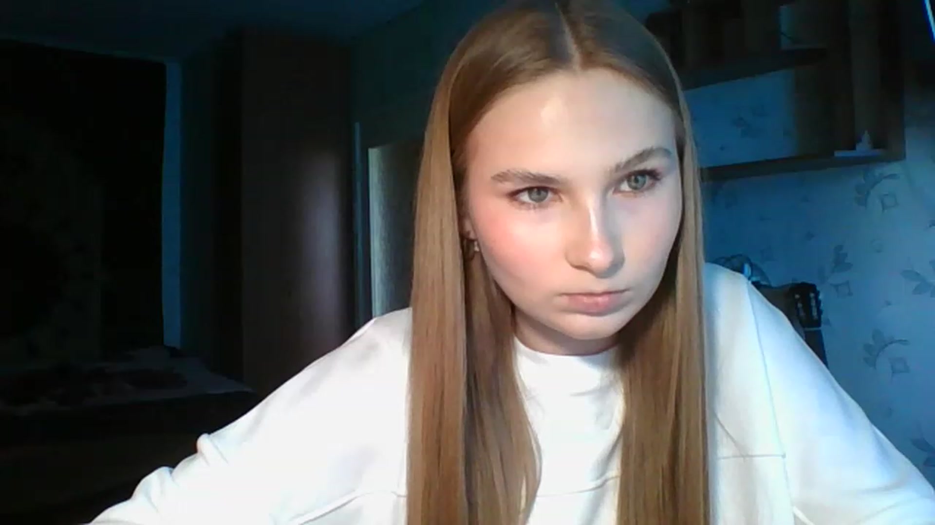Gallery image thumbnail from Crystal_Crown's myfreecams stream on, 05/01/2023, 12:51 image 14 of 20