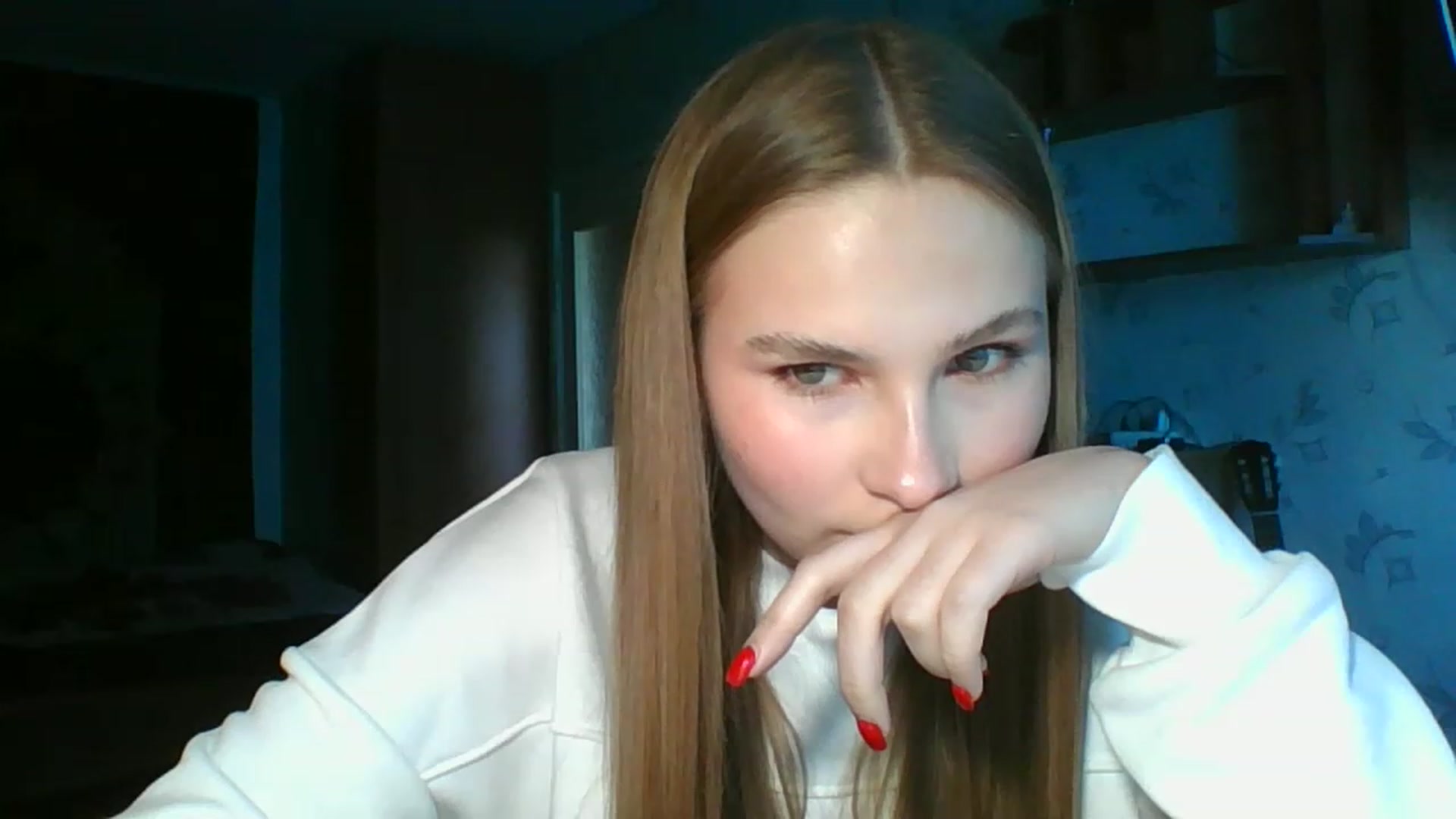 Gallery image thumbnail from Crystal_Crown's myfreecams stream on, 05/01/2023, 12:51 image 20 of 20