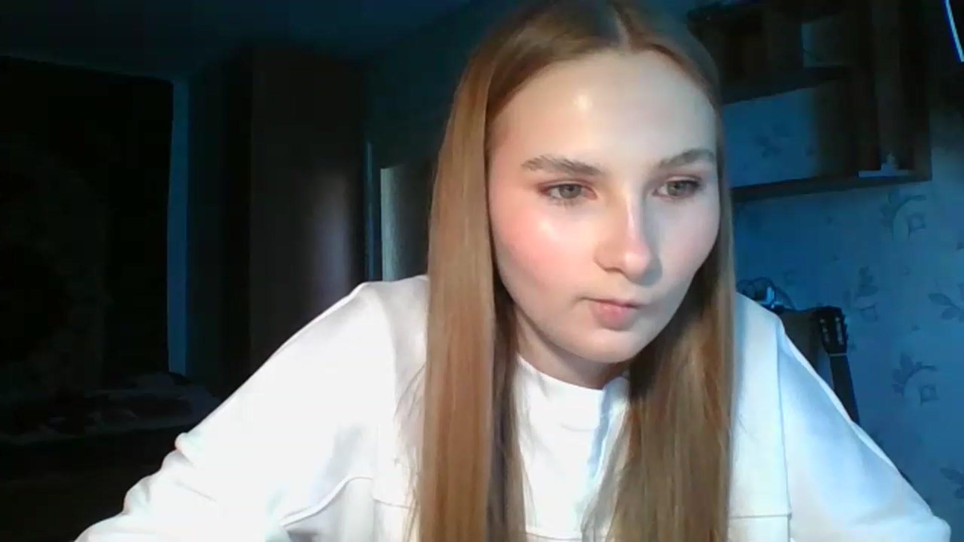 Gallery image thumbnail from Crystal_Crown's myfreecams stream on, 05/01/2023, 12:51 image 8 of 20