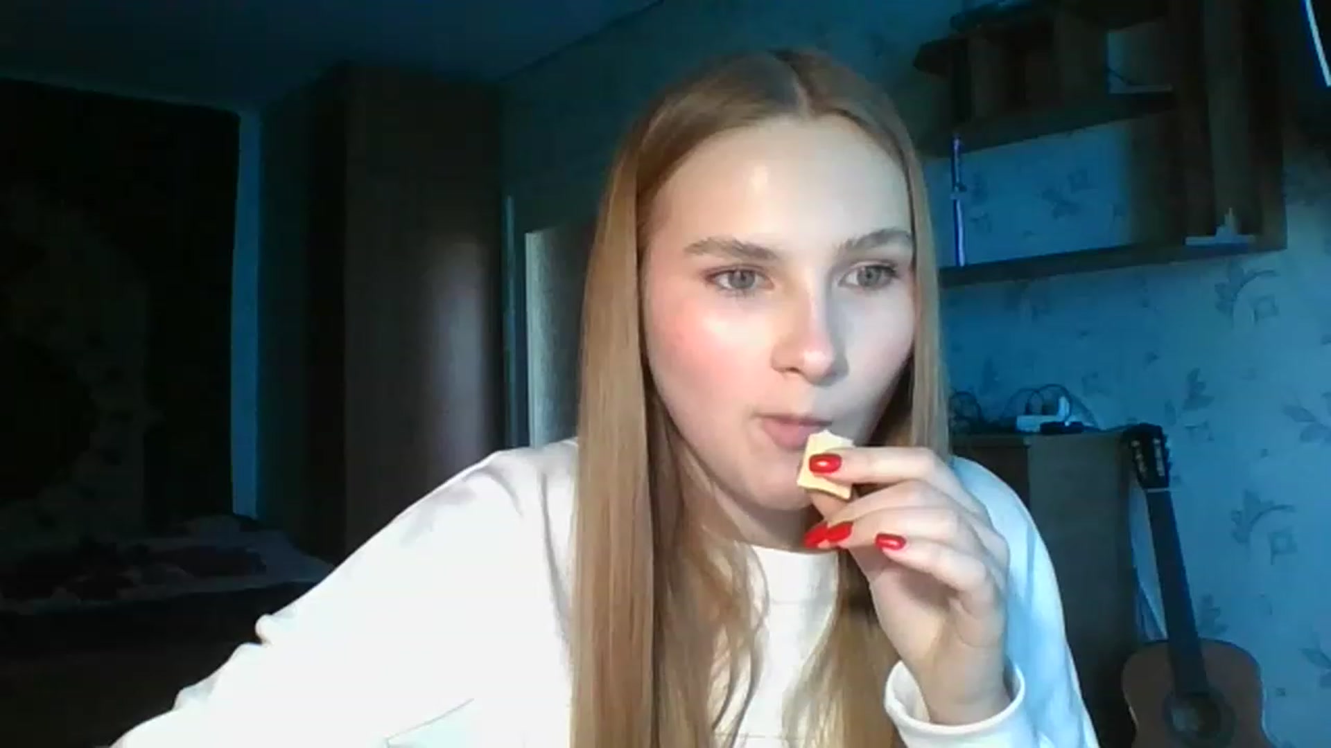 Gallery image thumbnail from Crystal_Crown's myfreecams stream on, 05/01/2023, 12:51 image 6 of 20