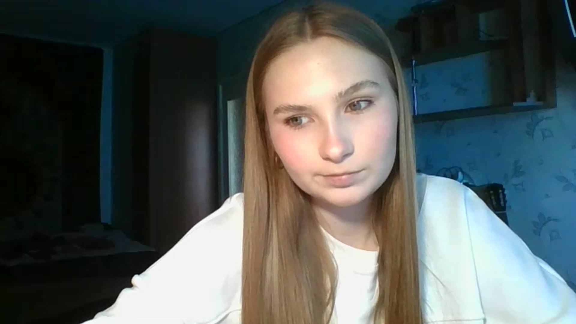 Gallery image thumbnail from Crystal_Crown's myfreecams stream on, 05/01/2023, 12:51 image 10 of 20