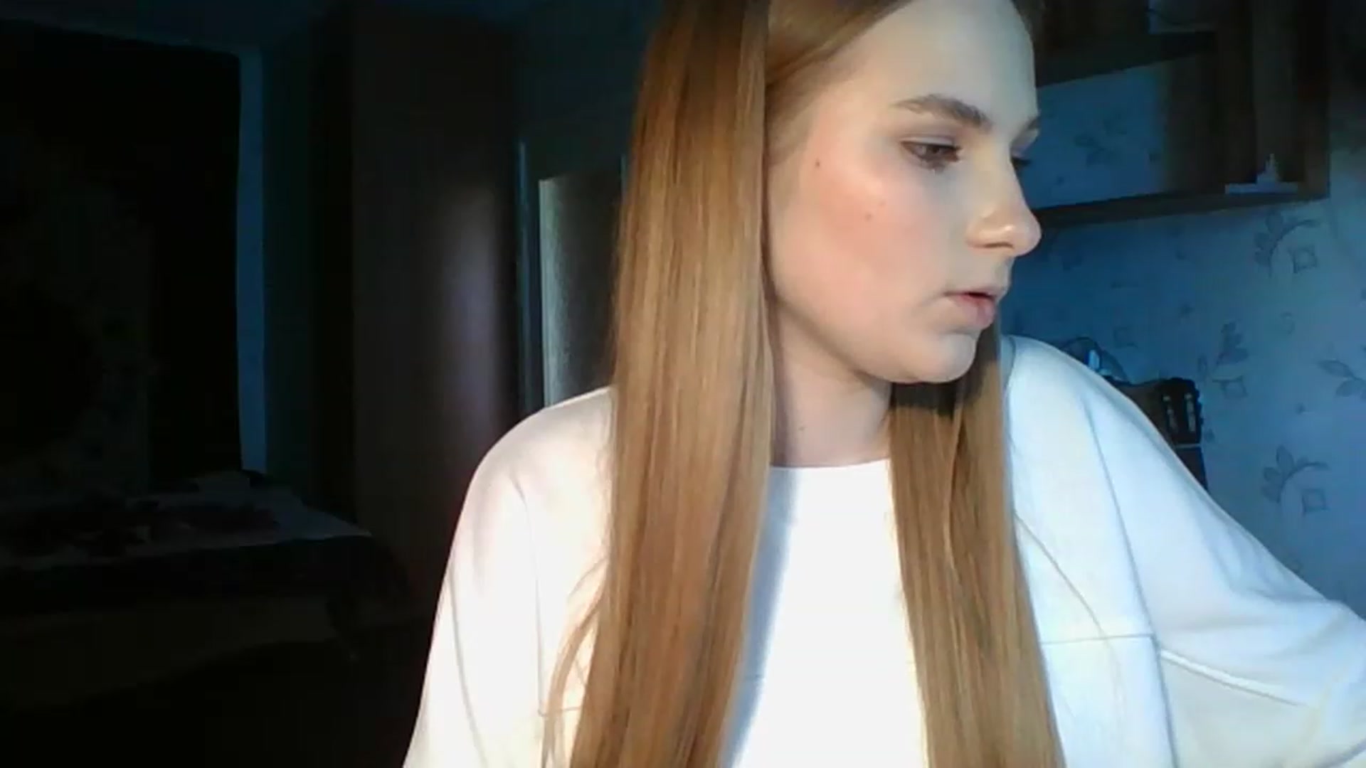 Gallery image thumbnail from Crystal_Crown's myfreecams stream on, 05/01/2023, 12:51 image 13 of 20