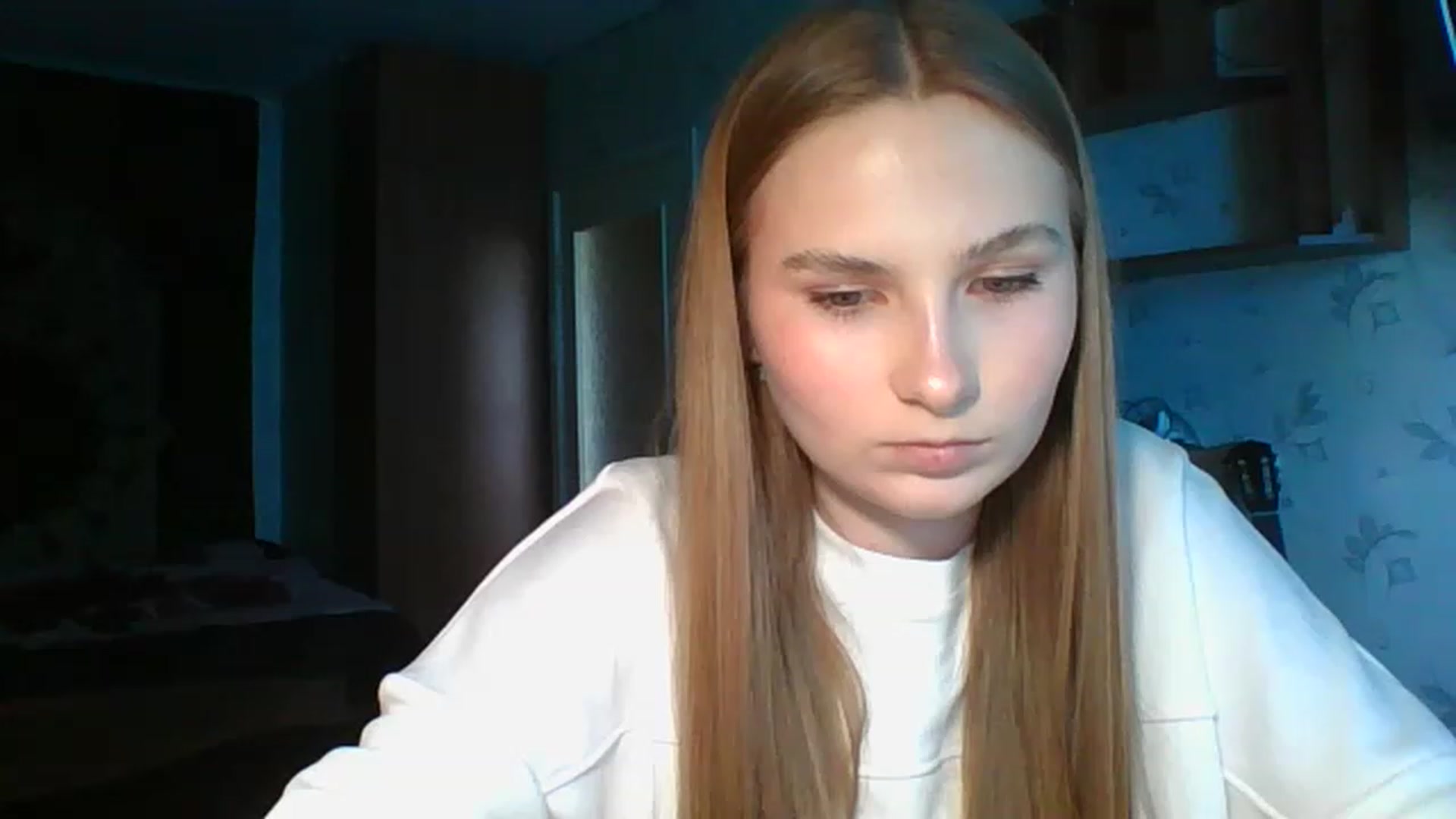 Gallery image thumbnail from Crystal_Crown's myfreecams stream on, 05/01/2023, 12:51 image 16 of 20