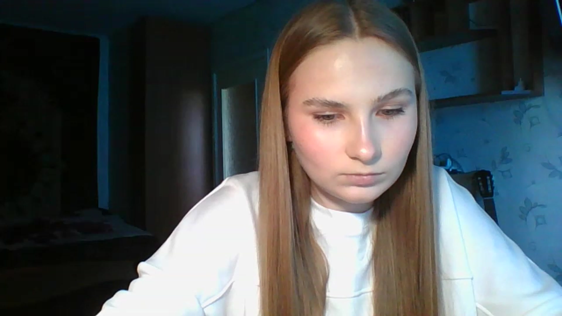Gallery image thumbnail from Crystal_Crown's myfreecams stream on, 05/01/2023, 12:51 image 15 of 20
