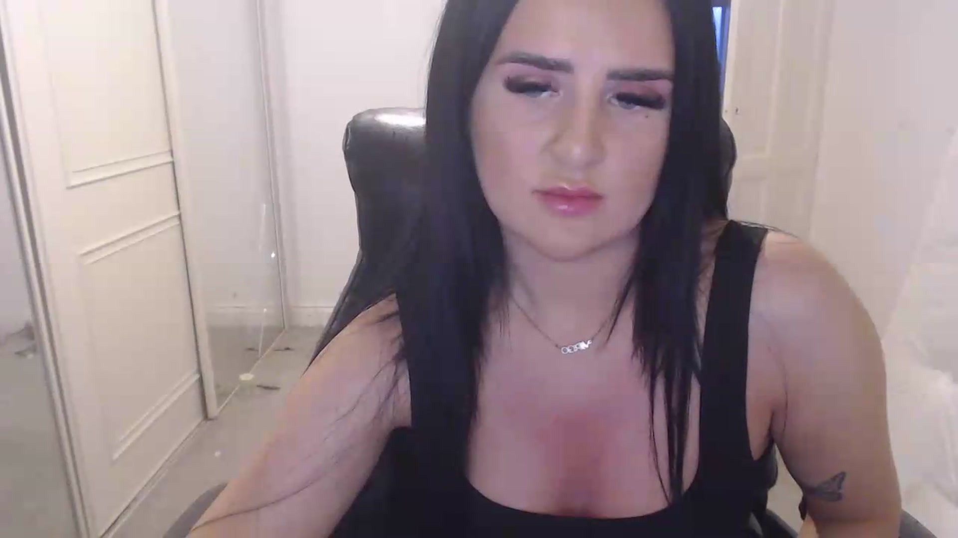 Gallery image thumbnail from Crystal_MFC's myfreecams stream on, 05/13/2026, 20:32 image 5 of 20