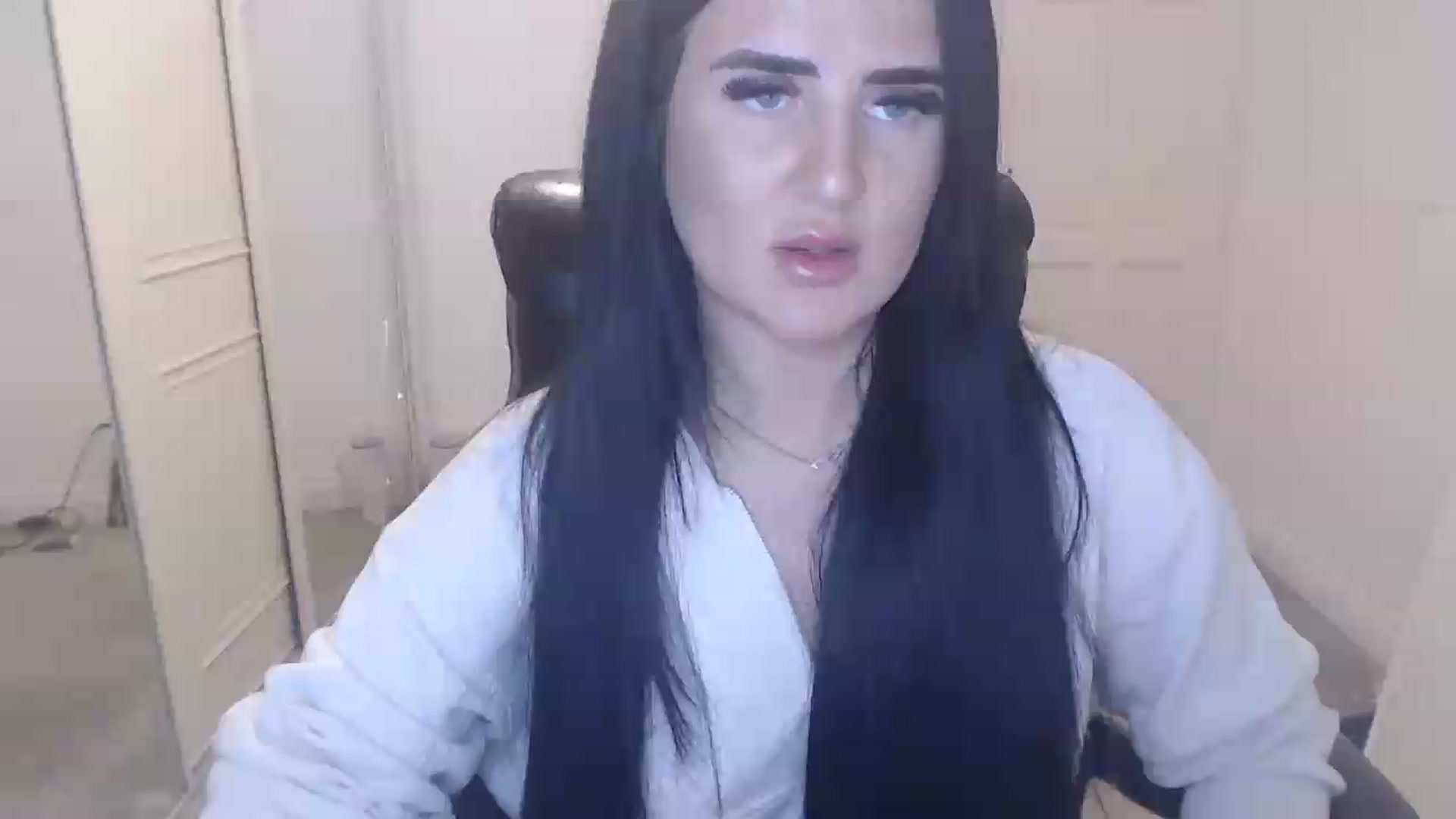 Gallery image thumbnail from Crystal_MFC's myfreecams stream on, 05/18/2026, 21:28 image 2 of 20