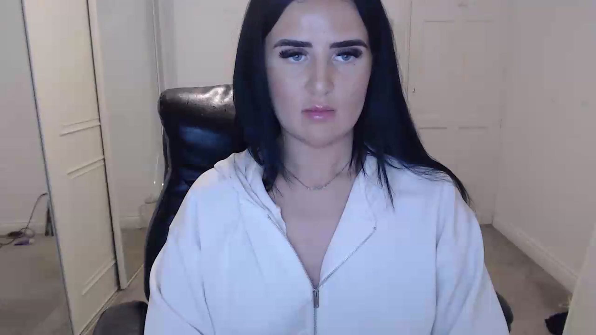 Gallery image thumbnail from Crystal_MFC's myfreecams stream on, 05/18/2026, 22:50 image 11 of 20