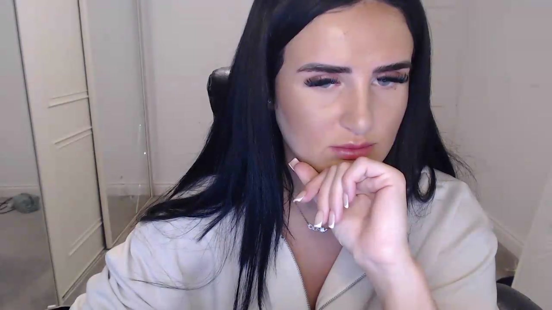 Gallery image thumbnail from Crystal_MFC's myfreecams stream on, 05/19/2026, 21:14 image 20 of 20