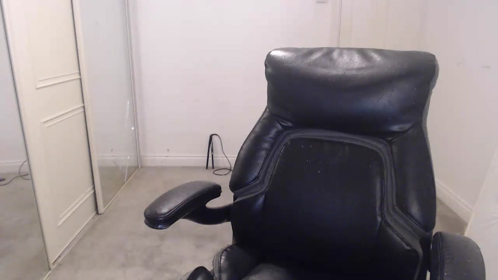 Gallery image thumbnail from Crystal_MFC's myfreecams stream on, 05/20/2026, 22:32 image 5 of 20