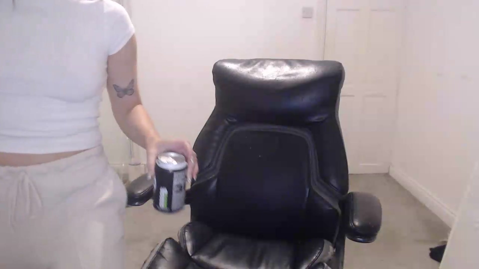 Gallery image thumbnail from Crystal_MFC's myfreecams stream on, 05/25/2026, 21:57 image 7 of 20