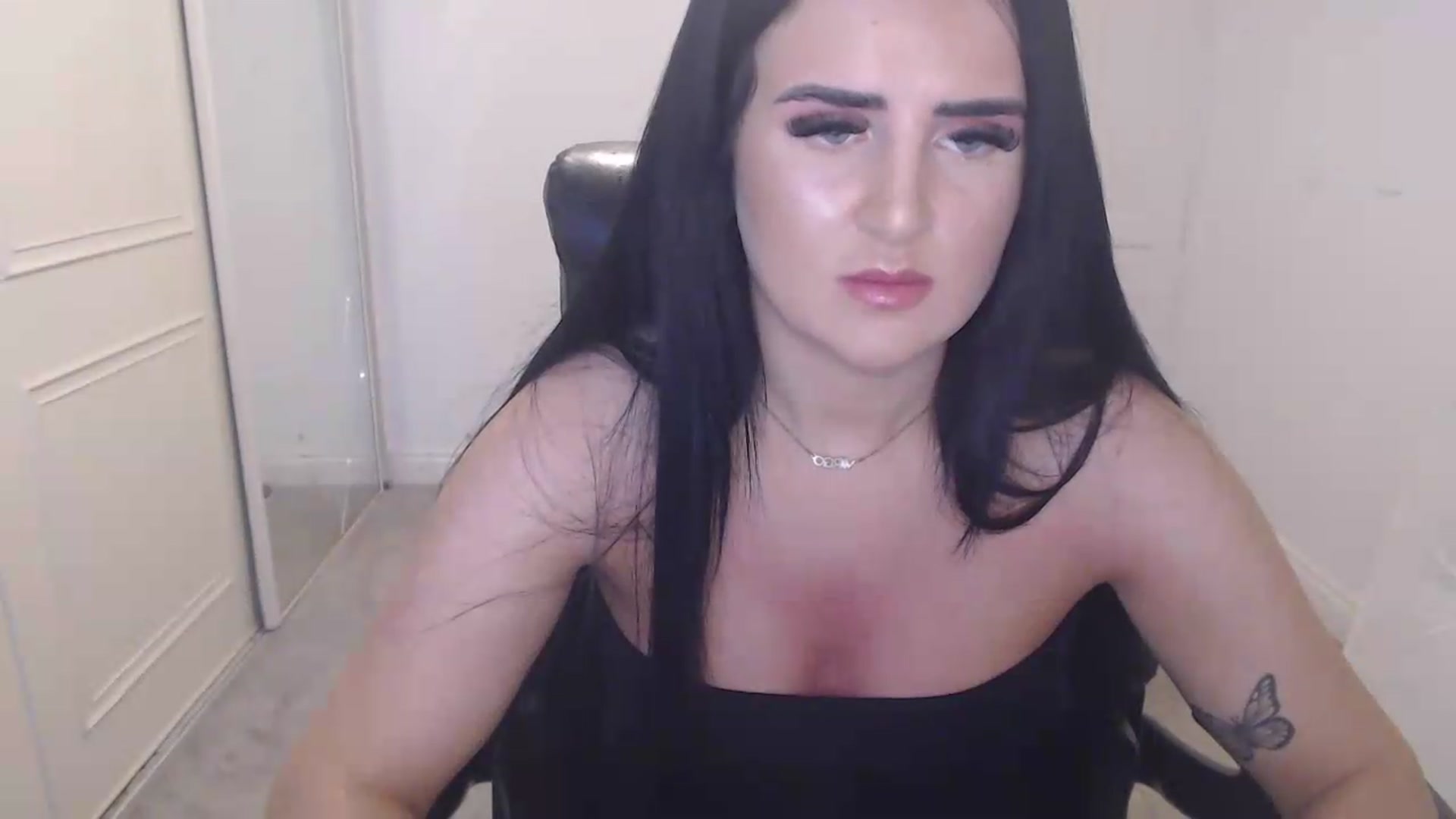 Gallery image thumbnail from Crystal_MFC's myfreecams stream on, 05/26/2026, 20:47 image 6 of 20