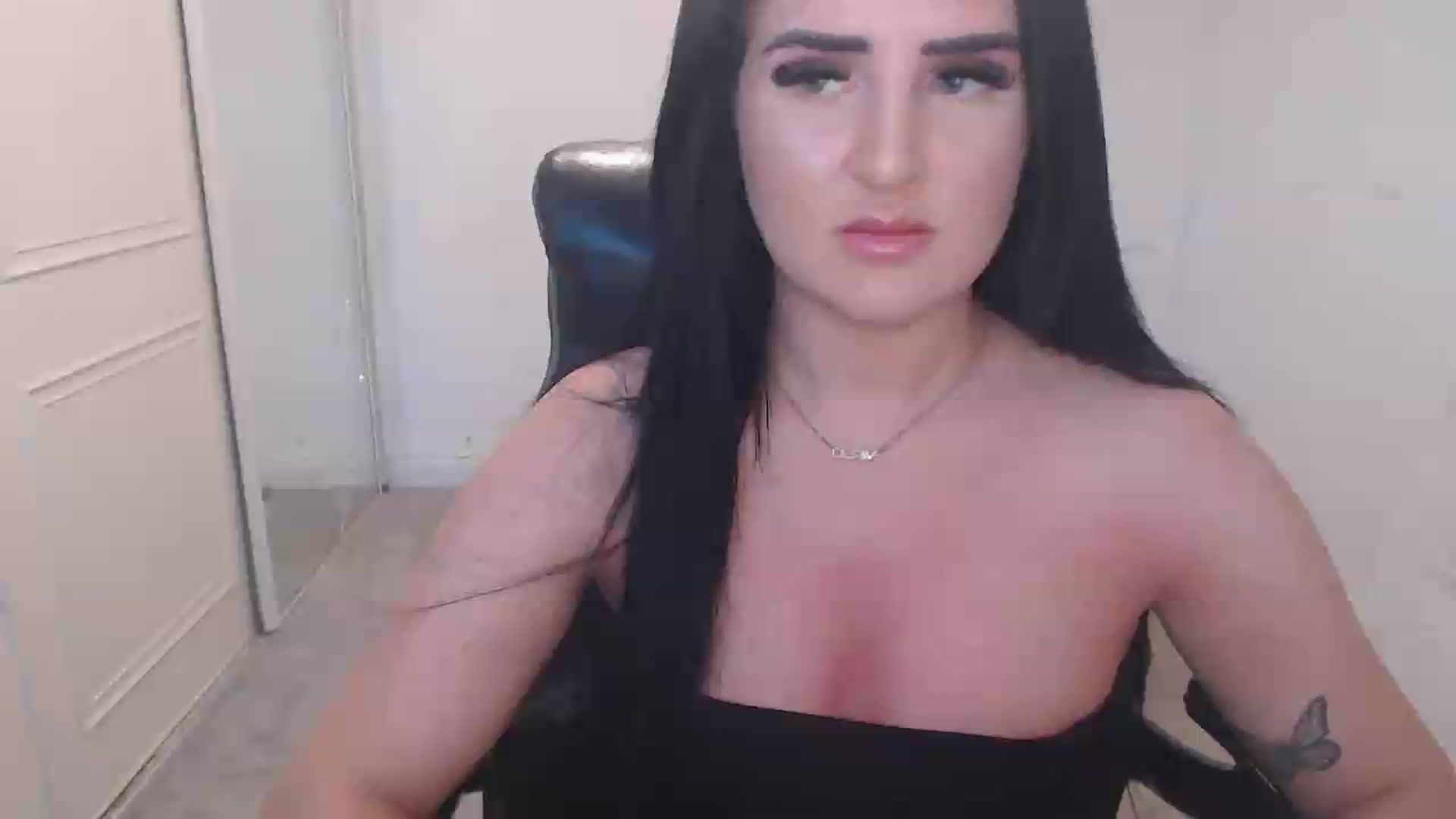 Gallery image thumbnail from Crystal_MFC's myfreecams stream on, 05/26/2026, 20:47 image 1 of 20
