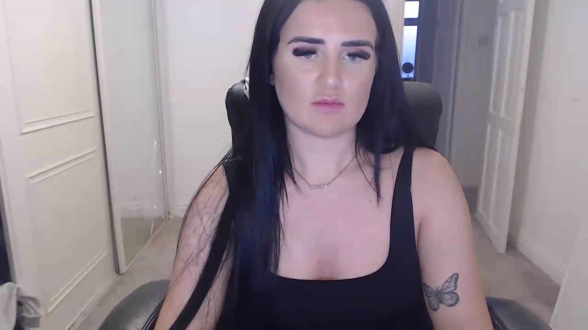 Gallery image thumbnail from Crystal_MFC's myfreecams stream on, 05/28/2026, 20:49 image 19 of 20