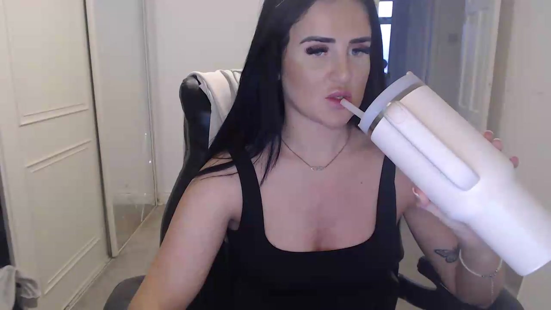Gallery image thumbnail from Crystal_MFC's myfreecams stream on, 05/28/2026, 20:49 image 5 of 20