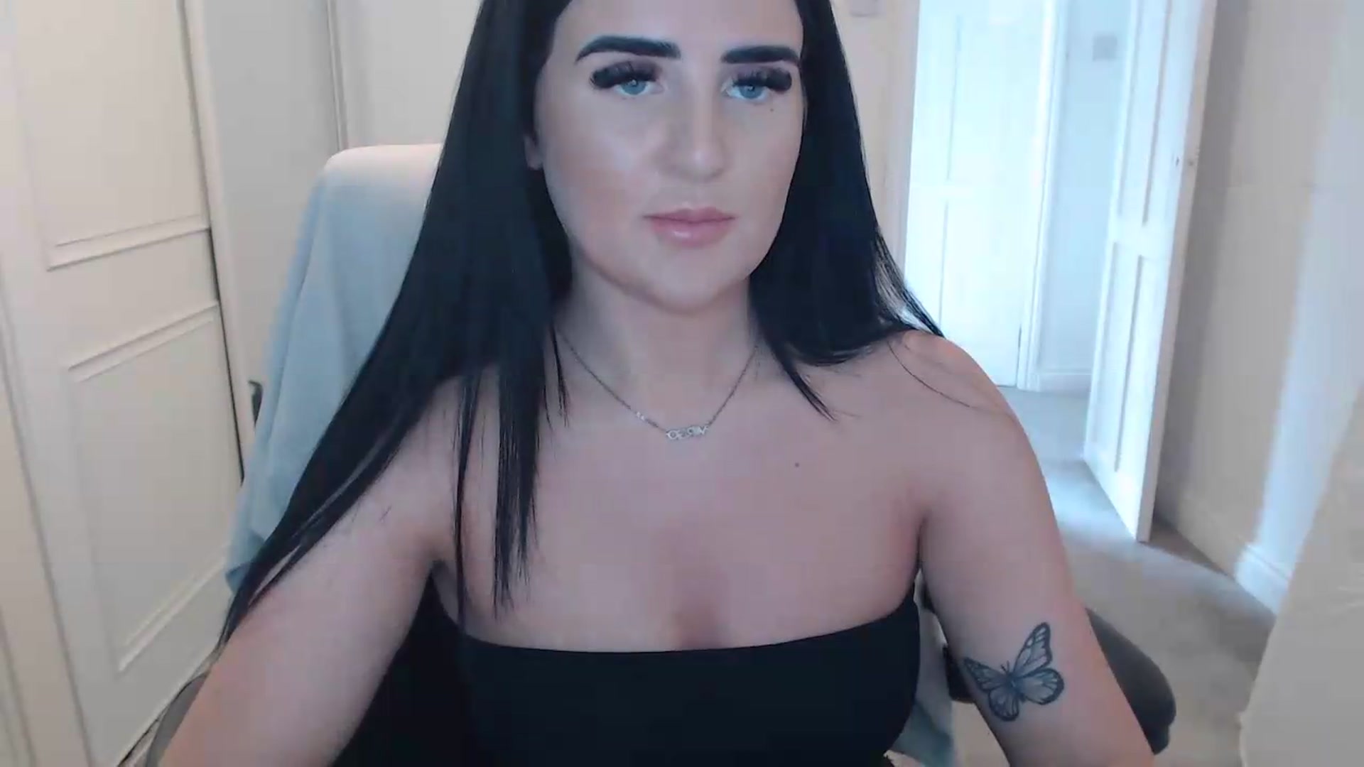 Gallery image thumbnail from Crystal_MFC's myfreecams stream on, 05/30/2026, 12:51 image 7 of 20