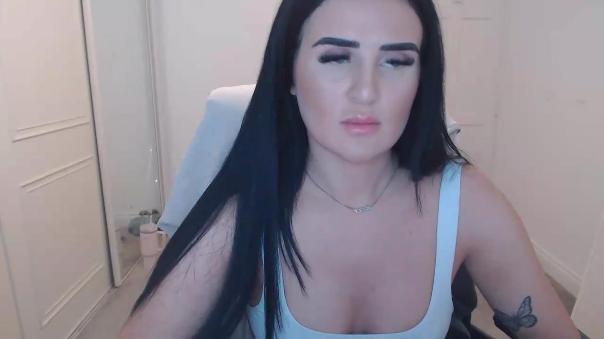 Gallery image thumbnail from Crystal_MFC's myfreecams stream on, 06/01/2026, 14:53 image 9 of 20