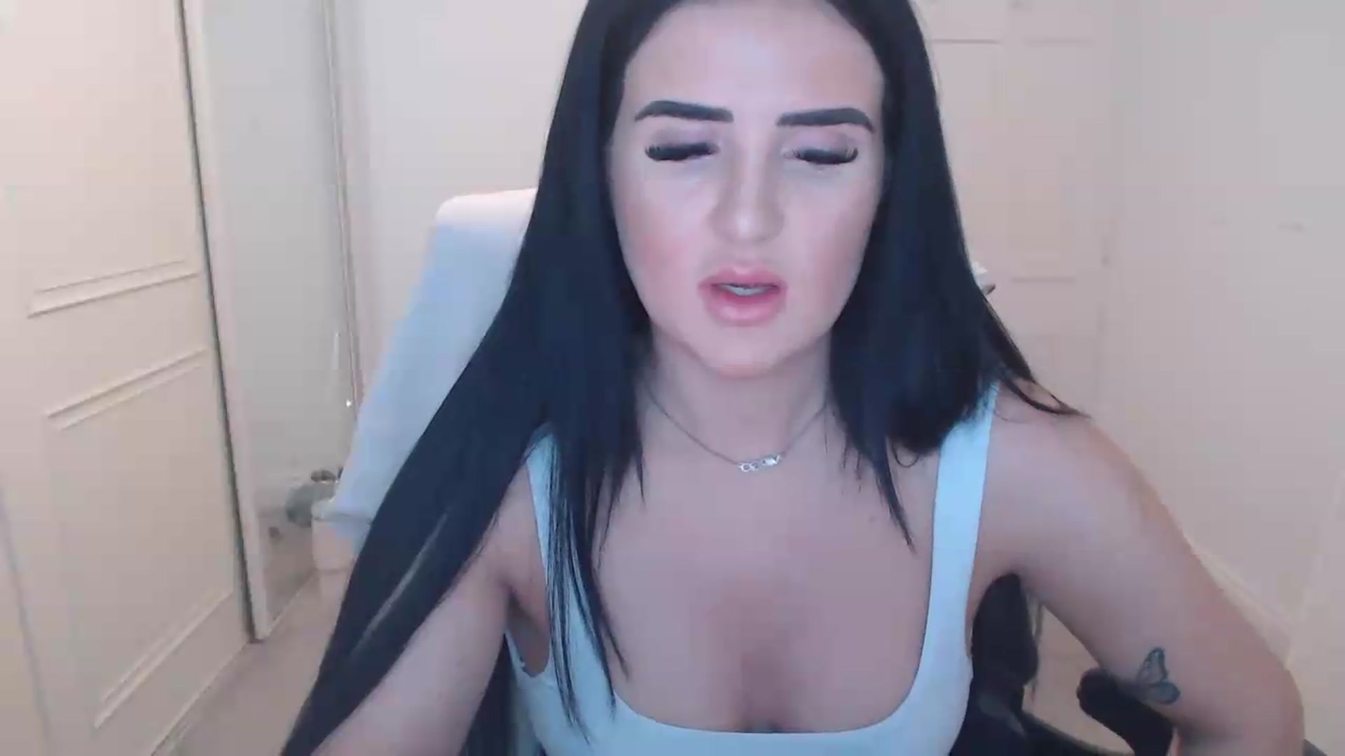 Gallery image thumbnail from Crystal_MFC's myfreecams stream on, 06/01/2026, 14:53 image 7 of 20