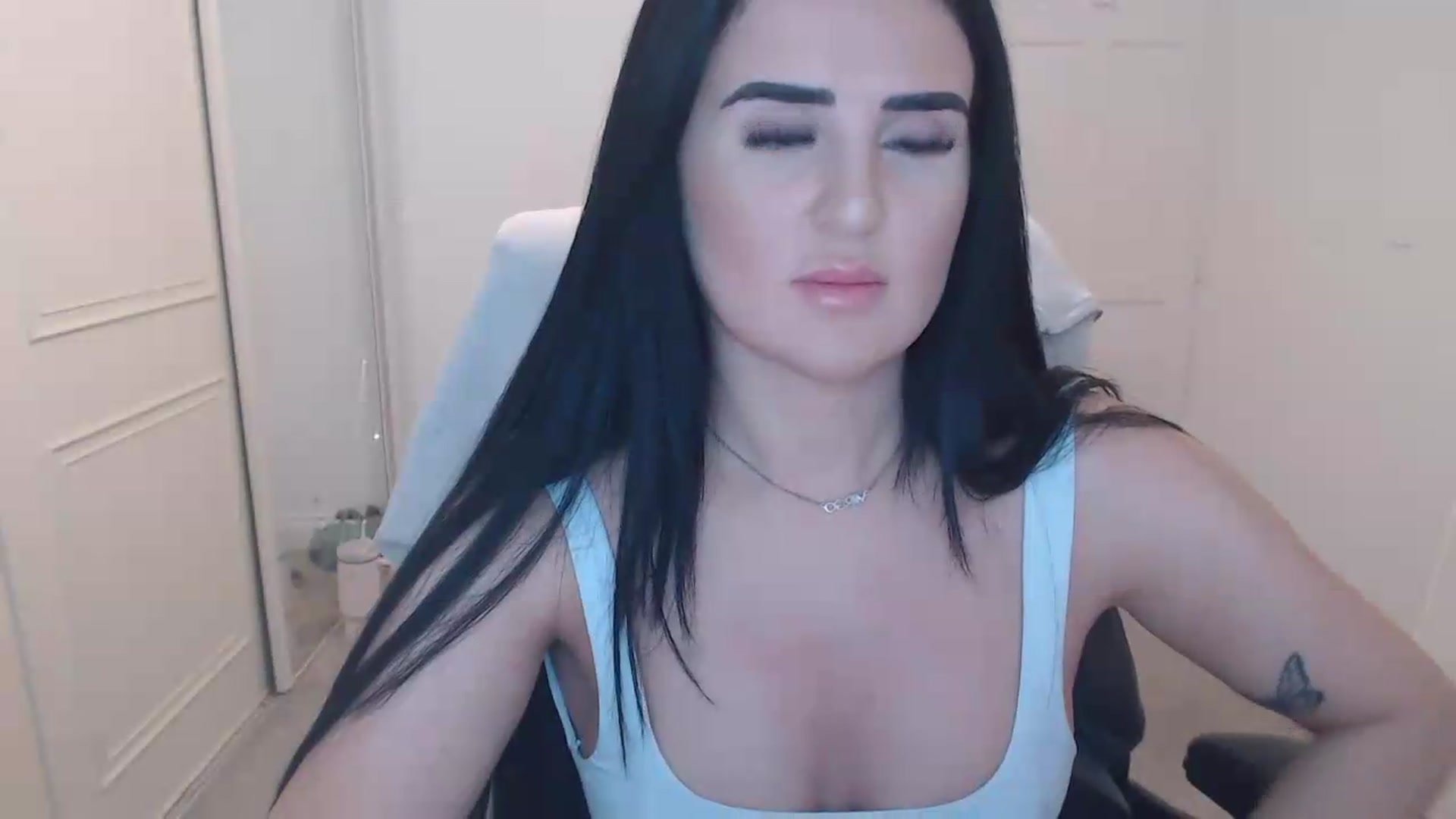 Gallery image thumbnail from Crystal_MFC's myfreecams stream on, 06/01/2026, 14:53 image 12 of 20
