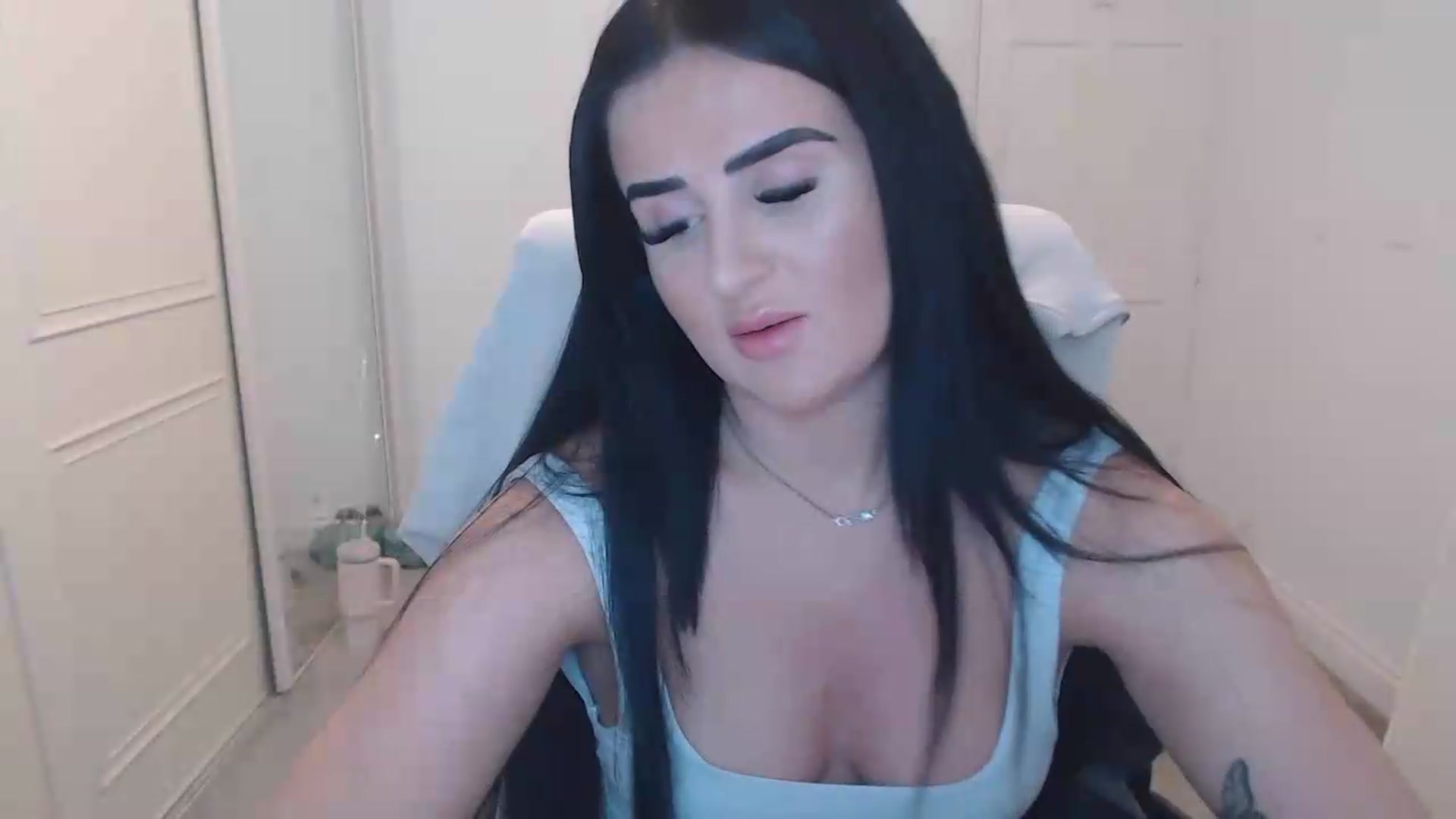 Gallery image thumbnail from Crystal_MFC's myfreecams stream on, 06/01/2026, 14:53 image 16 of 20