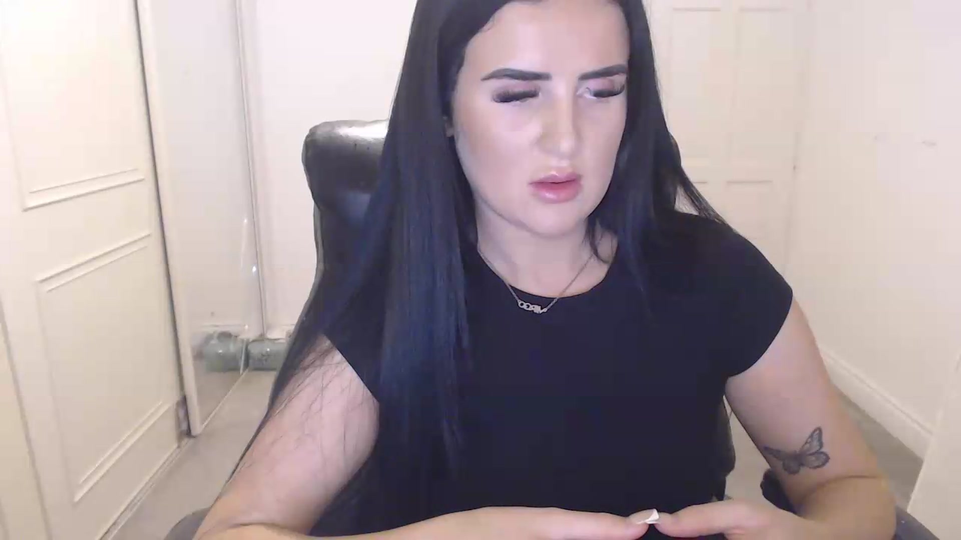Gallery image thumbnail from Crystal_MFC's myfreecams stream on, 06/02/2026, 22:32 image 2 of 20