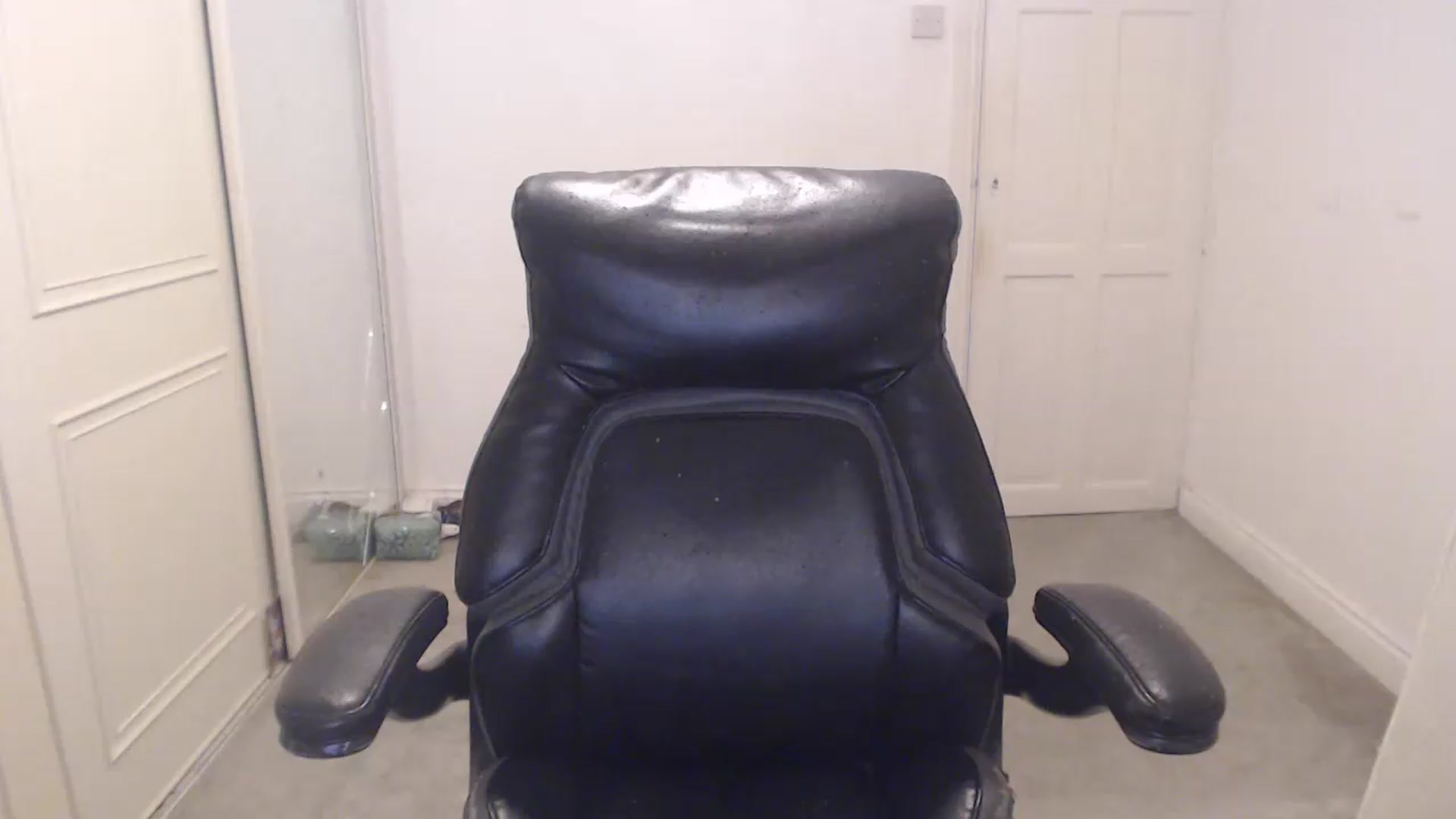 Gallery image thumbnail from Crystal_MFC's myfreecams stream on, 06/02/2026, 22:32 image 9 of 20