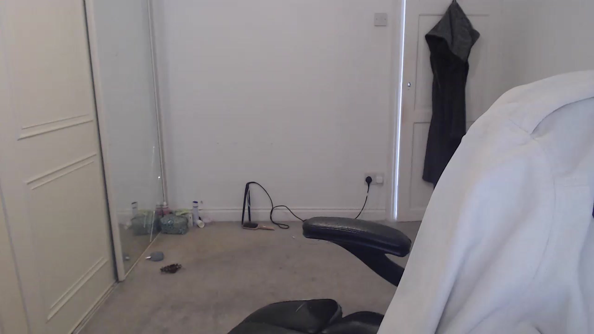 Gallery image thumbnail from Crystal_MFC's myfreecams stream on, 06/05/2026, 13:14 image 8 of 20